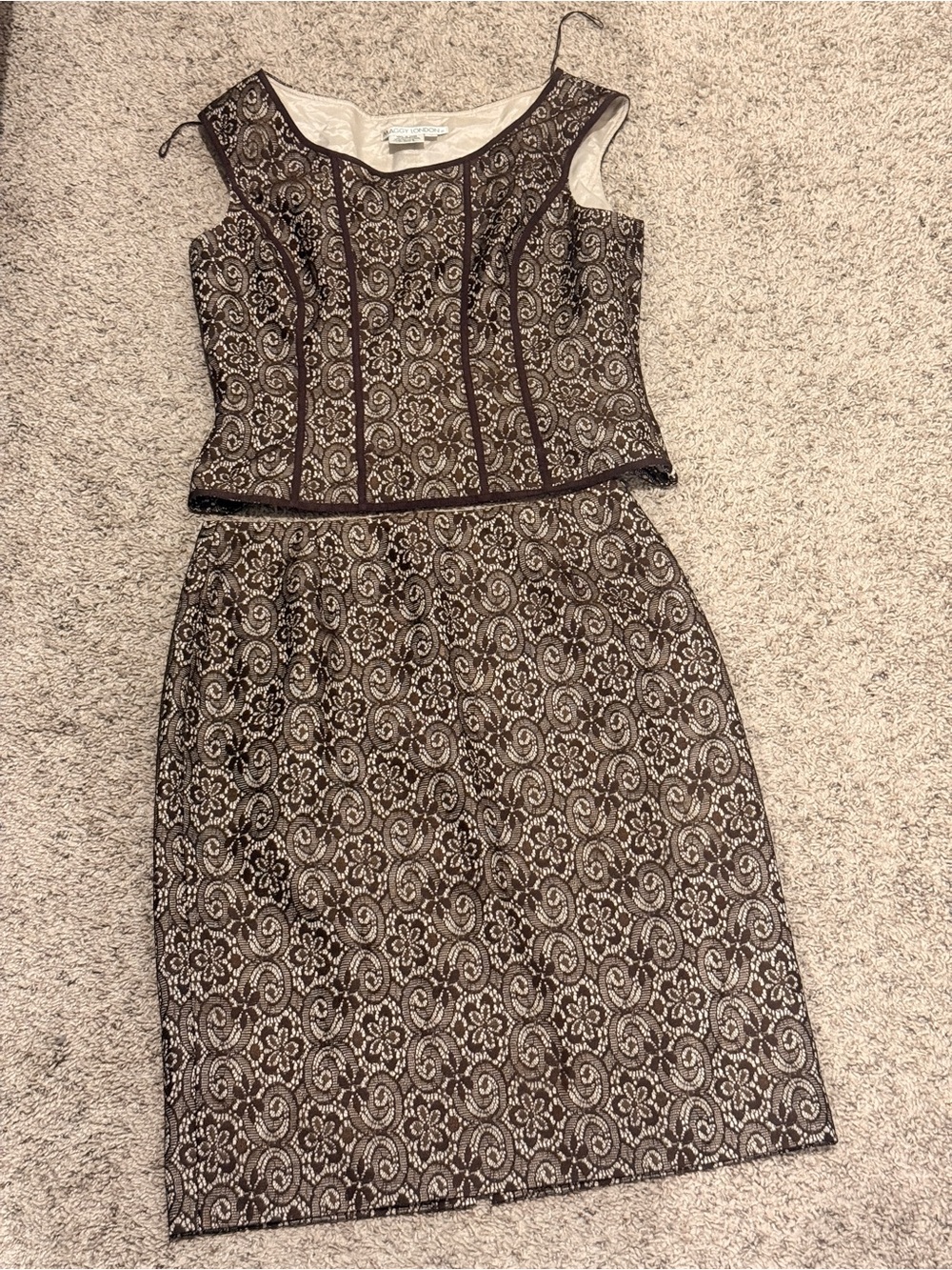 Maggy London 2 Piece‎ Brown Lace Pencil Skirt with Cream Underlay & Top